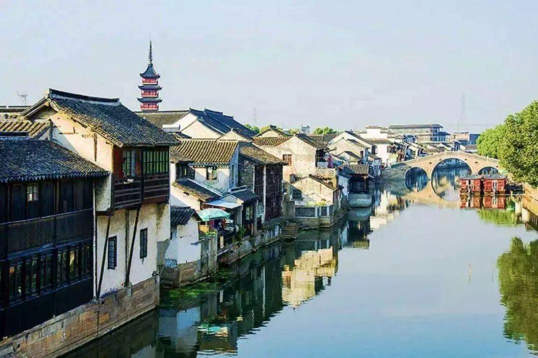 重庆一景区有游客集体高呼退票,工作人员:游客贸然上山电车没电堵在半山腰了